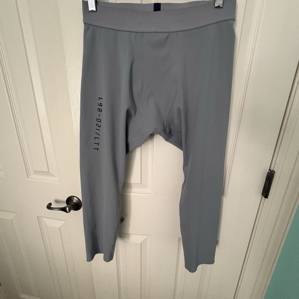 Lululemon Men's License to Train Tight 21" size XL grey - Picture 3 of 11